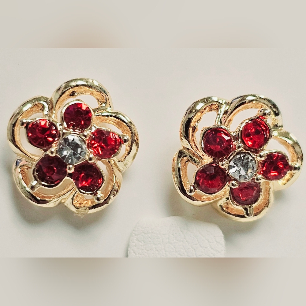 Flower Zircon Stud